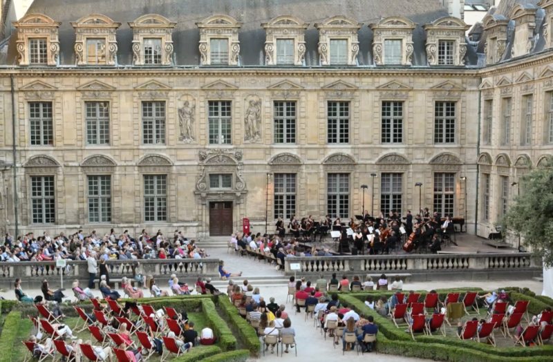 TEASER : concerts en plein air à l'Hôtel de Sully du 1er au 8 juillet !