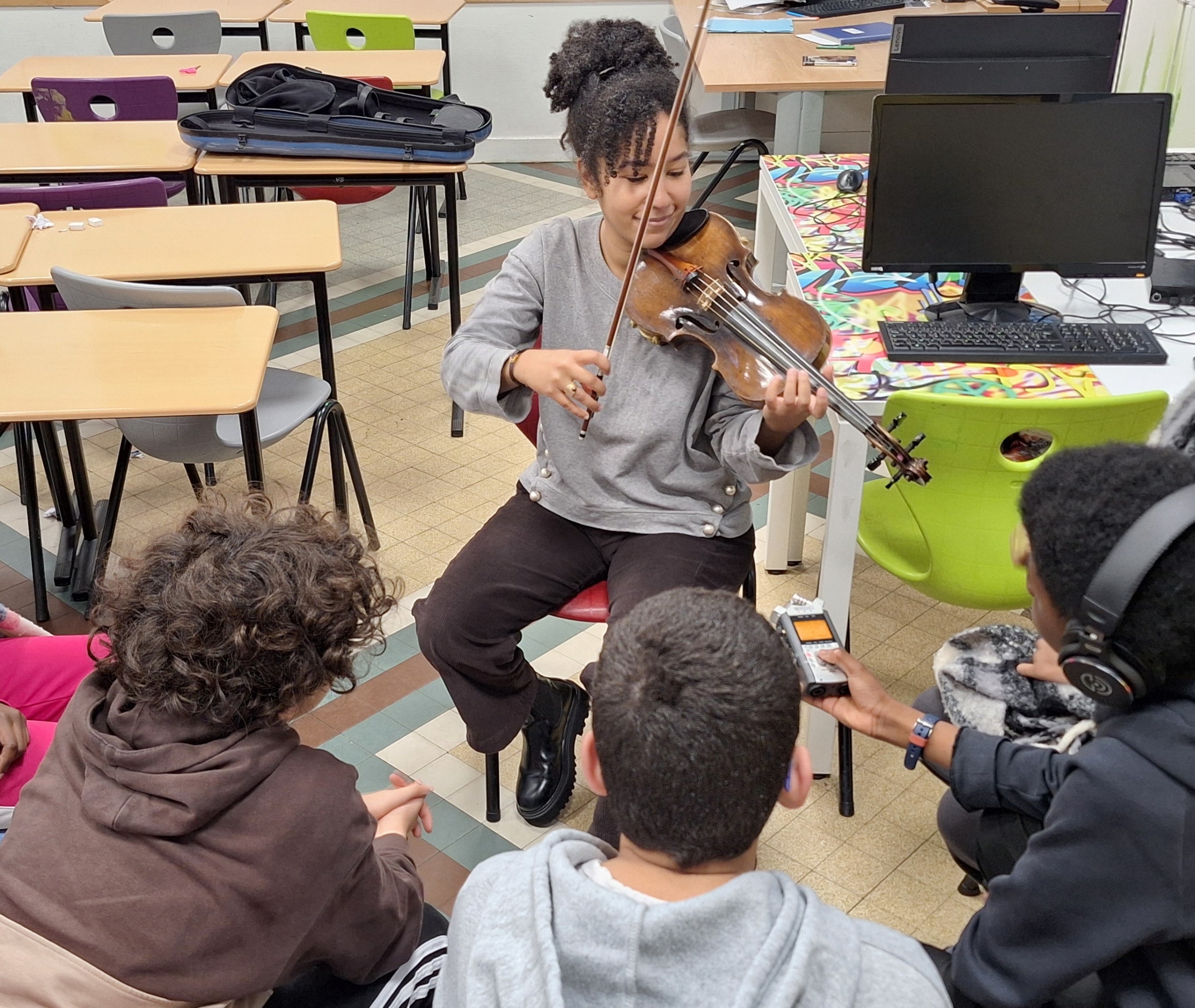 Enregistrements avec des musicien.ne.s de l'orchestre - 5eA Collège Mozart